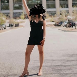 tie sleeve black dress!! 🖤🖤